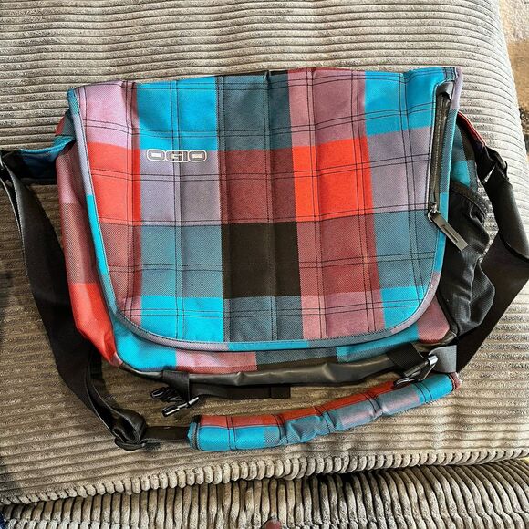 NEW OGIO Tactic 13 Messenger - Blockade Crossbody Laptop - Picture 6 of 16